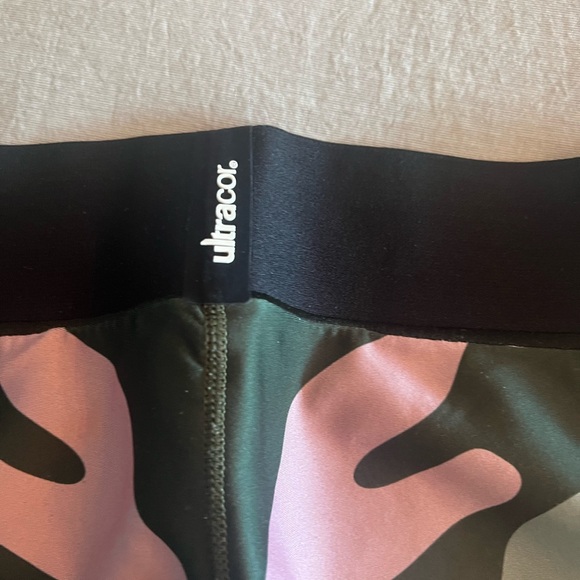 Ultracor camo print leggings size small - Picture 3 of 4